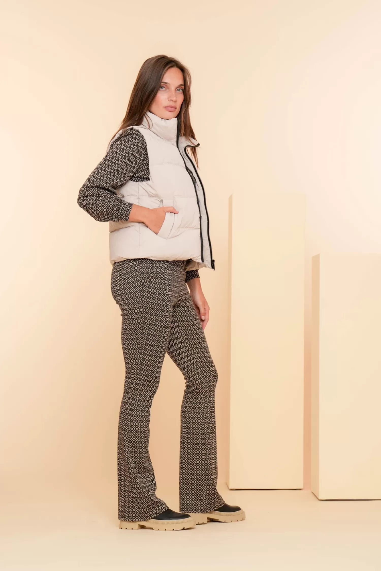 geisha_dames_gewatteerde_bodywarmer__4-1.webp Geisha Fashion Jassen & Jacks*Geisha Dames Gewatteerde Bodywarmer 48527-21 kit