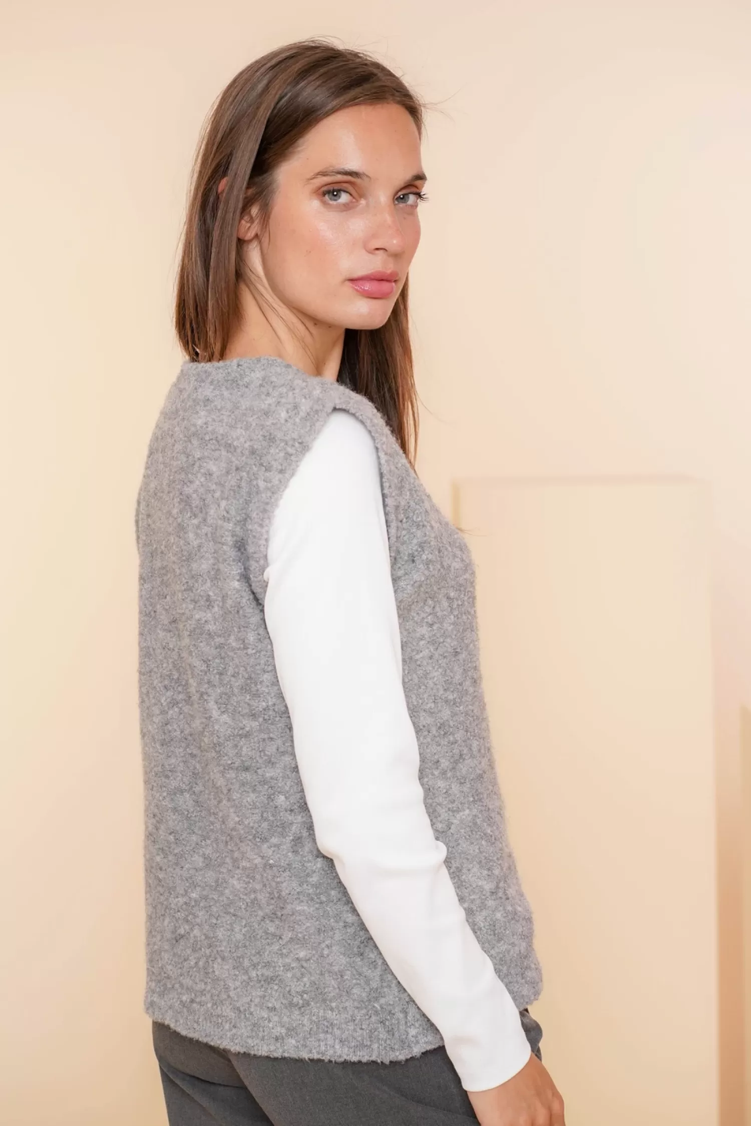 geisha_dames_gilet_met_knopen__2.webp Geisha Fashion Truien & Vesten*Geisha Dames Gilet Met Knopen 44562-14 grijs