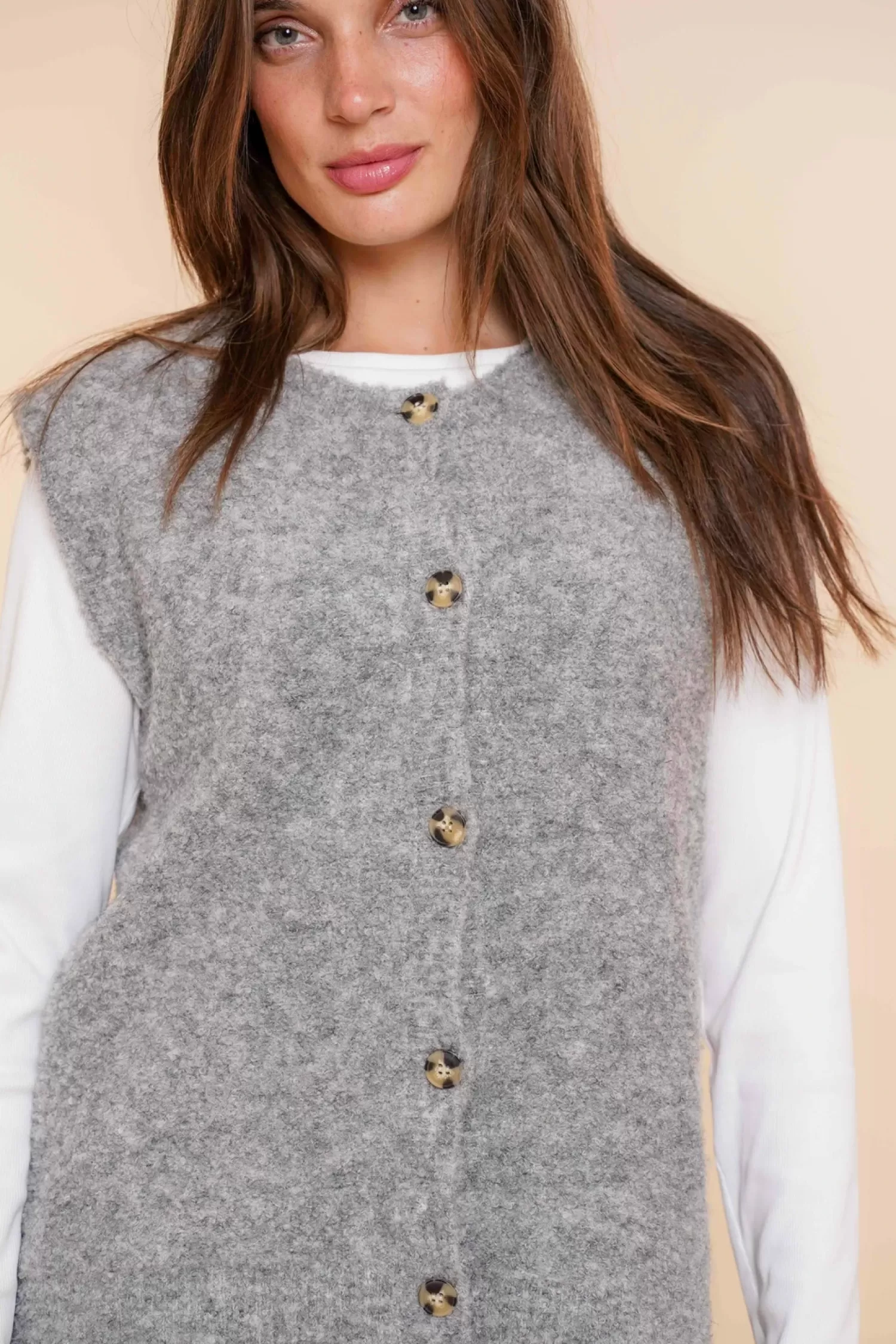 geisha_dames_gilet_met_knopen__4.webp Geisha Fashion Truien & Vesten*Geisha Dames Gilet Met Knopen 44562-14 grijs