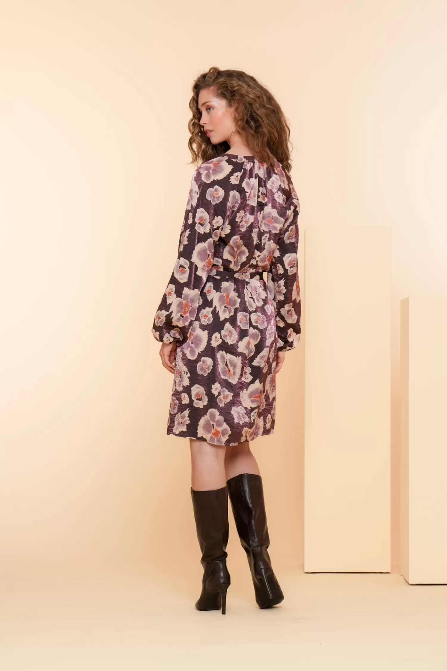 geisha_dames_jurk_met_bloemenprint__2.webp Geisha Fashion Jurken & Jumpsuits*Geisha Dames Jurk Met Bloemenprint 47614-20 paars