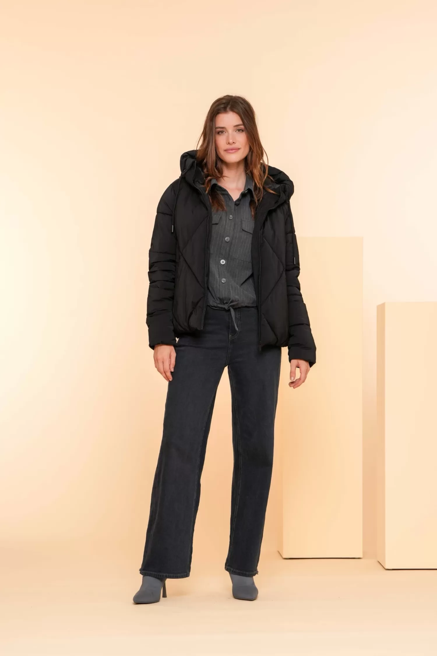 geisha_dames_korte_warme_pufferjas__2.webp Geisha Fashion Jassen & Jacks*Geisha Dames Korte Warme Pufferjas 48516-21 zwart