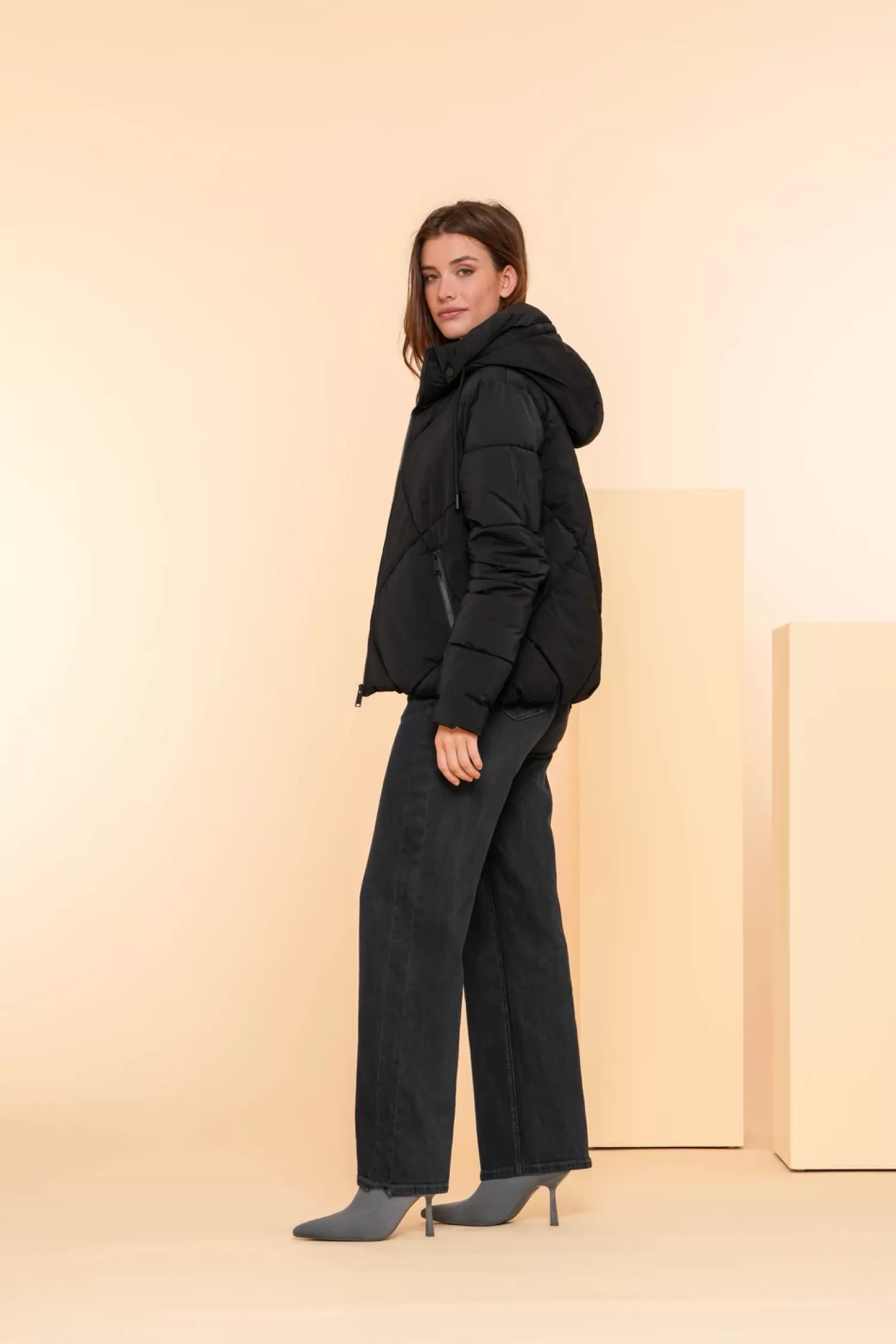 geisha_dames_korte_warme_pufferjas__5.webp Geisha Fashion Jassen & Jacks*Geisha Dames Korte Warme Pufferjas 48516-21 zwart