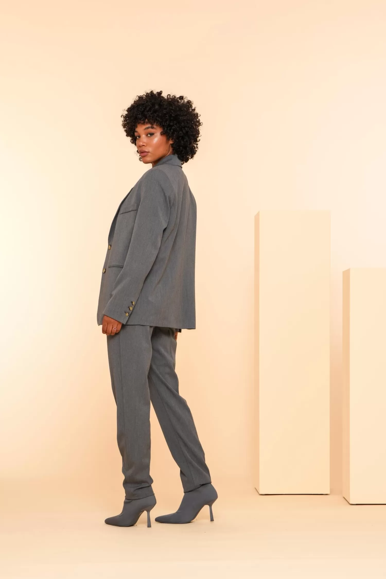 geisha_dames_melange_blazer__5.webp Geisha Fashion Jasjes & Blazers*Geisha Dames Melange Blazer 45602-32 grey melange