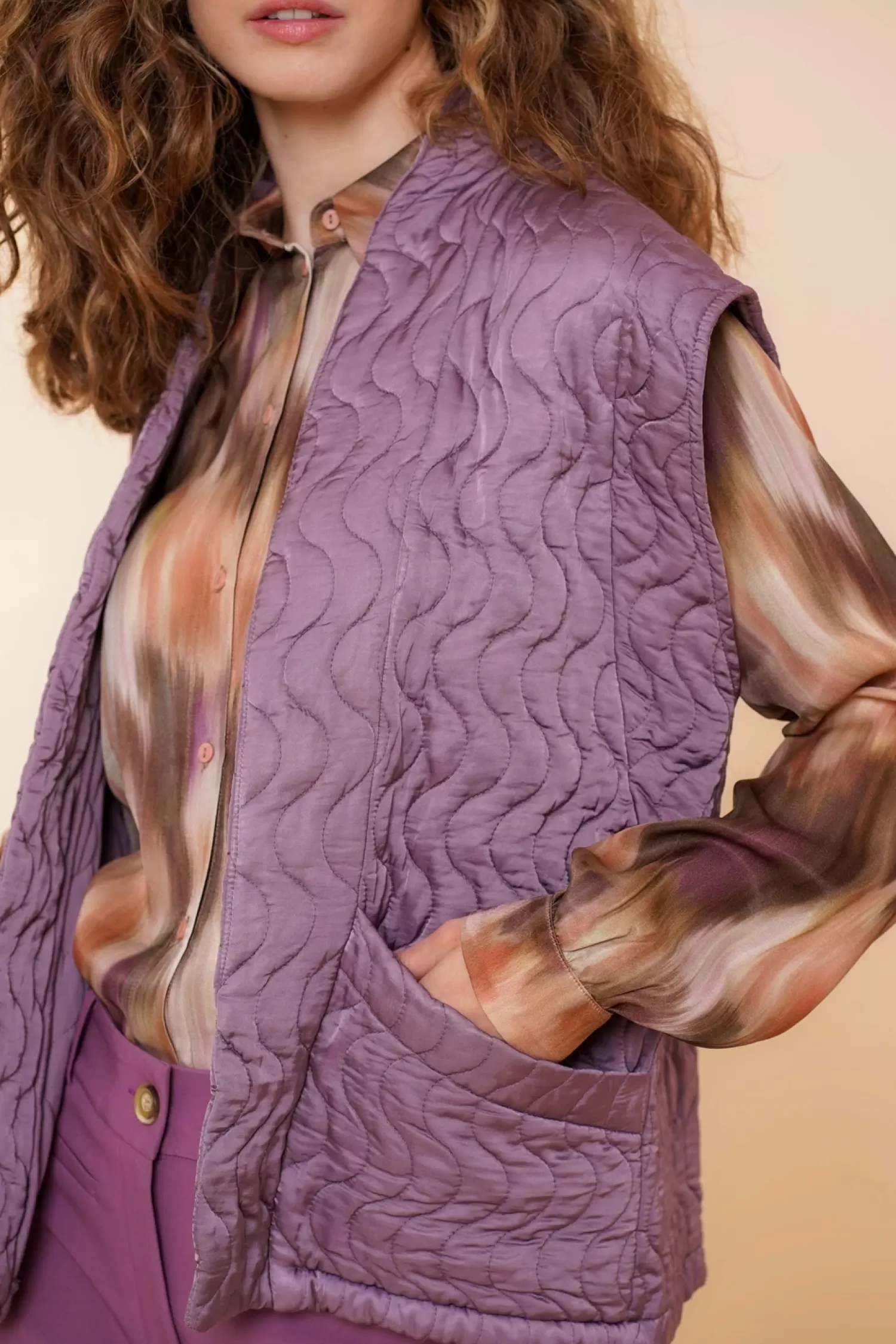 geisha_dames_padded_gilet__7.webp Geisha Fashion Truien & Vesten*Geisha Dames Padded Gilet 45532-70 mauve