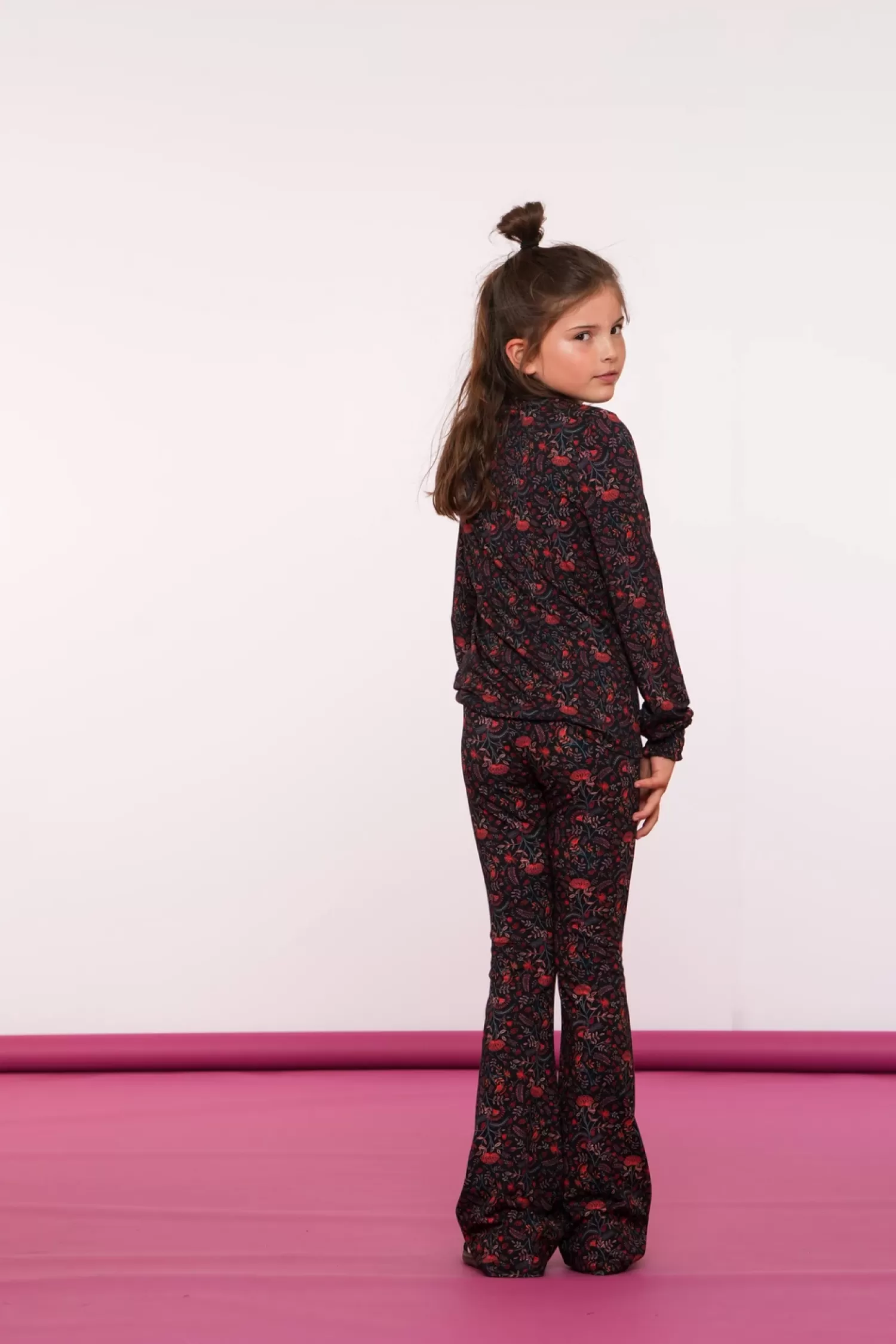 geisha_girls_flare_broek_met_bloemenprint_k_2.webp Geisha Fashion Broeken*Geisha Girls Flare Broek Met Bloemenprint 41579K-60 navy