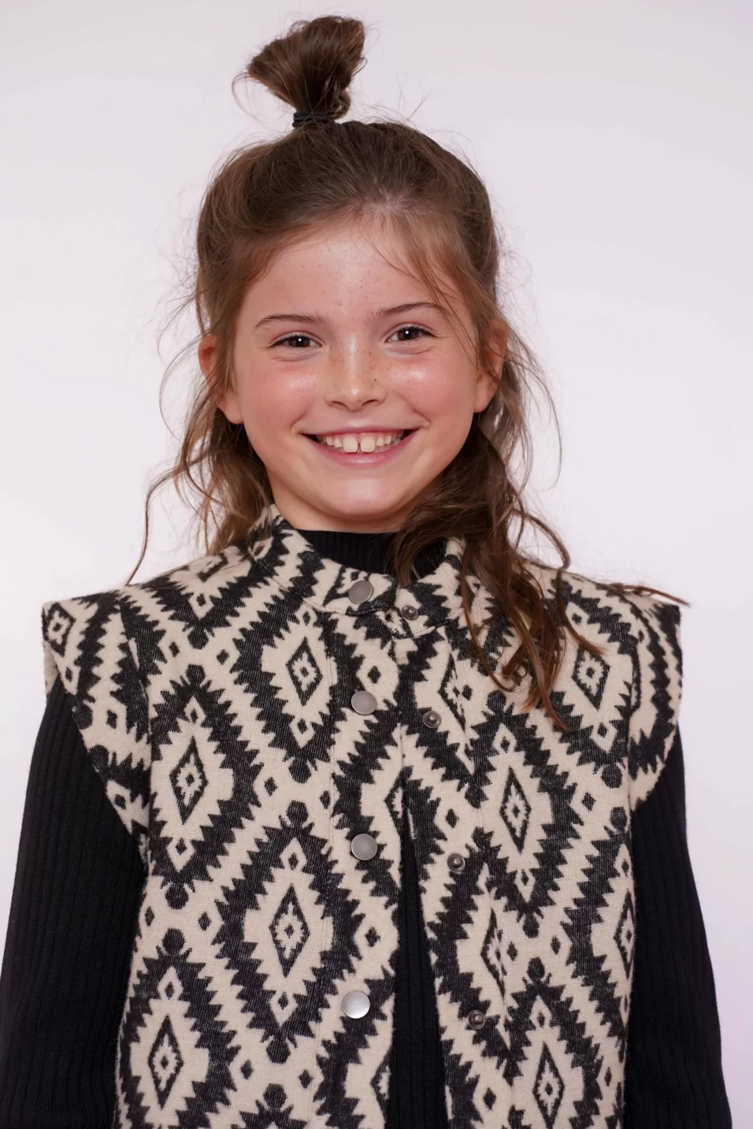 geisha_girls_gilet_met_ikat_print_k_5.webp Geisha Fashion Truien & Vesten*Geisha Girls Gilet Met Ikat Print 45585K-21 zwart