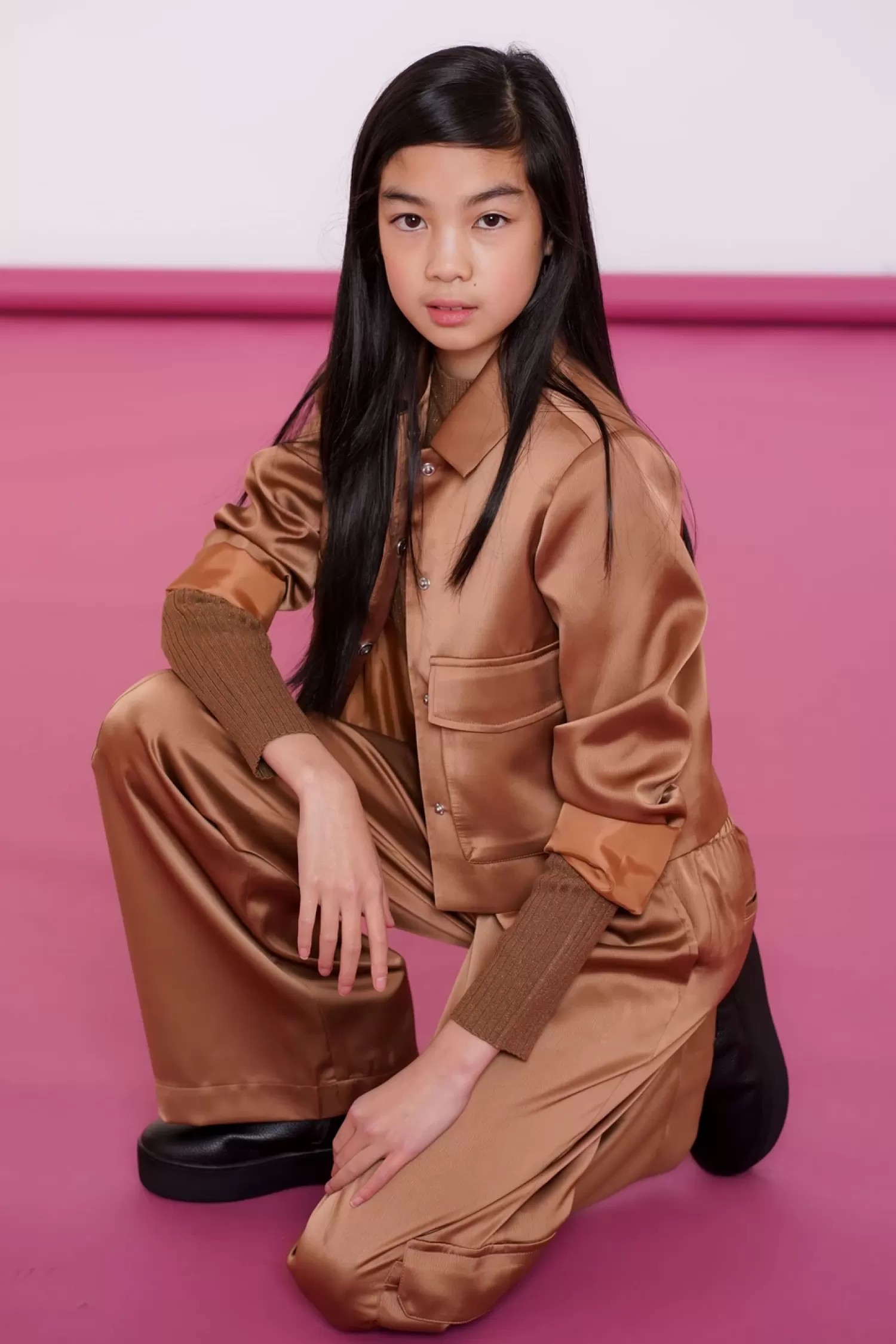 geisha_girls_satin_pantalon_met_cargo_zakken_k_6.webp Geisha Fashion Broeken*Geisha Girls Satin Pantalon Met Cargo Zakken 41593K-21 bronze